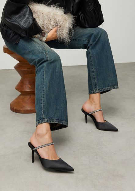 Schwarze Pumps mit Strass-Riemchen