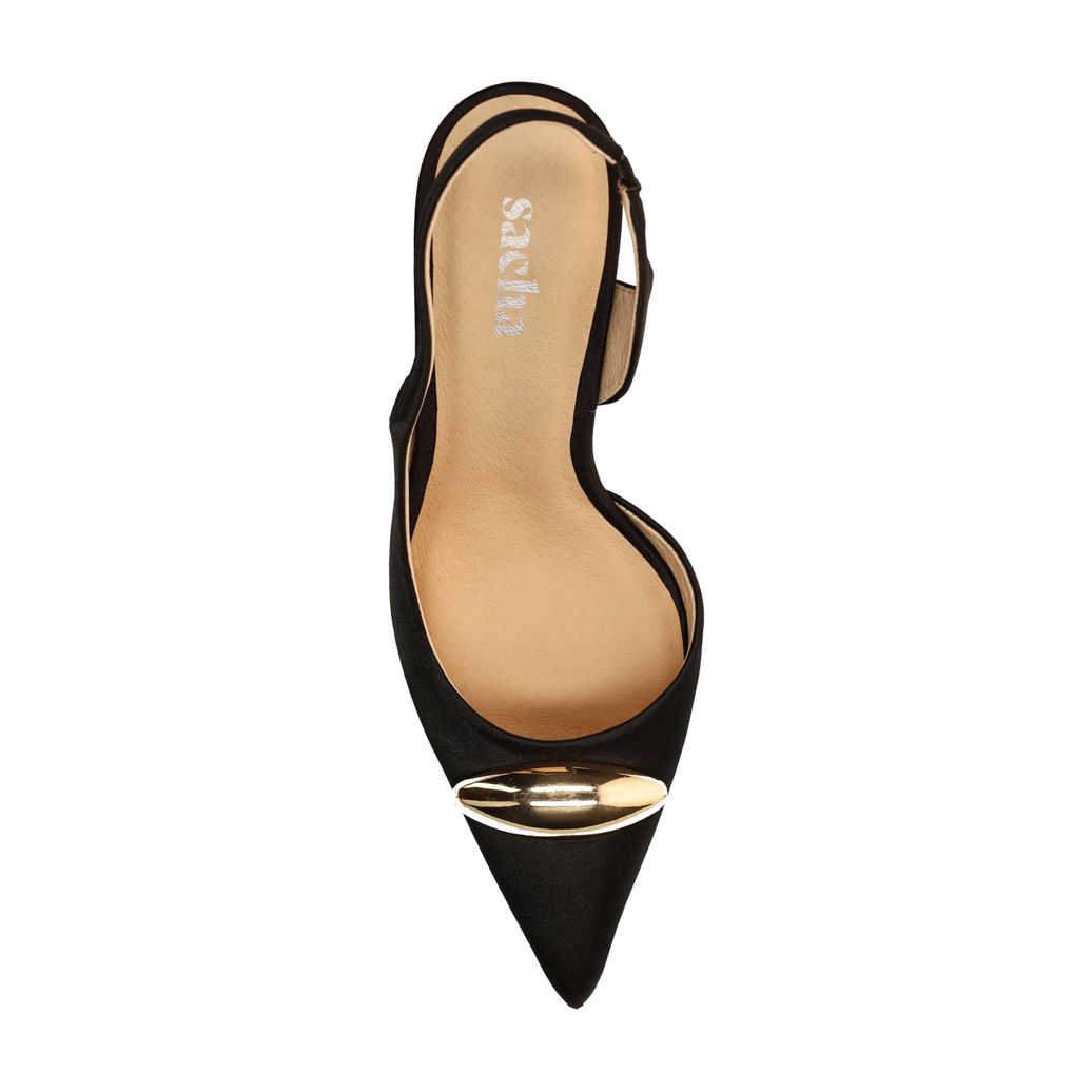 Schwarze Slingbackpumps mit goldfarbenem Detail