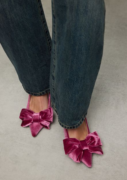 Rosa Veloursleder-Slingbackpumps mit Schleife