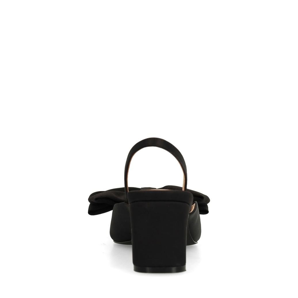 Schwarze Slingbackpumps mit Schleife