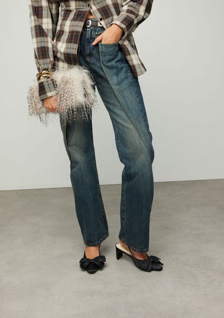 Schwarze Slingbackpumps mit Schleife