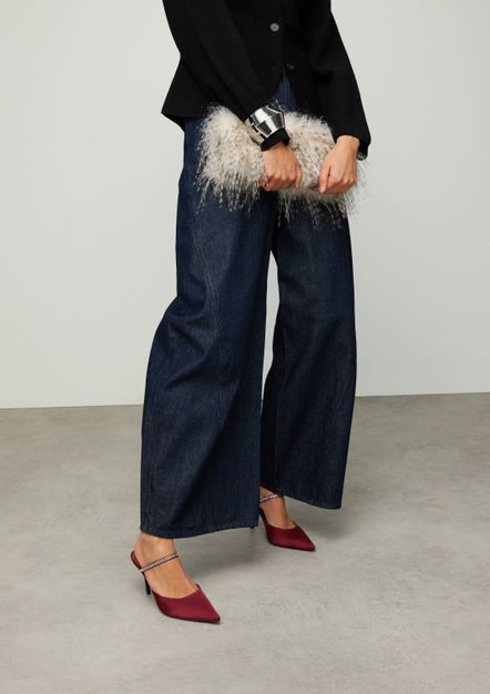 Bordeauxrote Pumps mit Strass-Riemchen