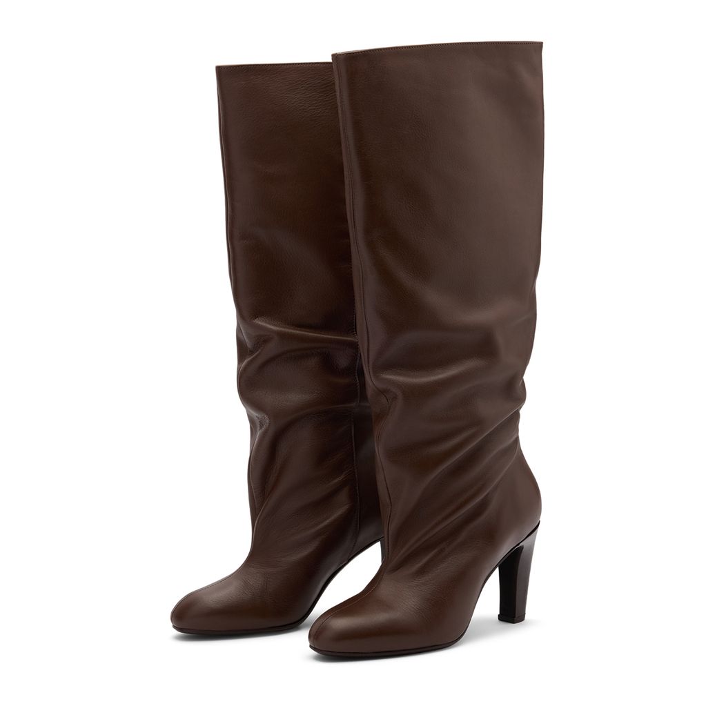 Braune Lederstiefel mit weitem Schaft