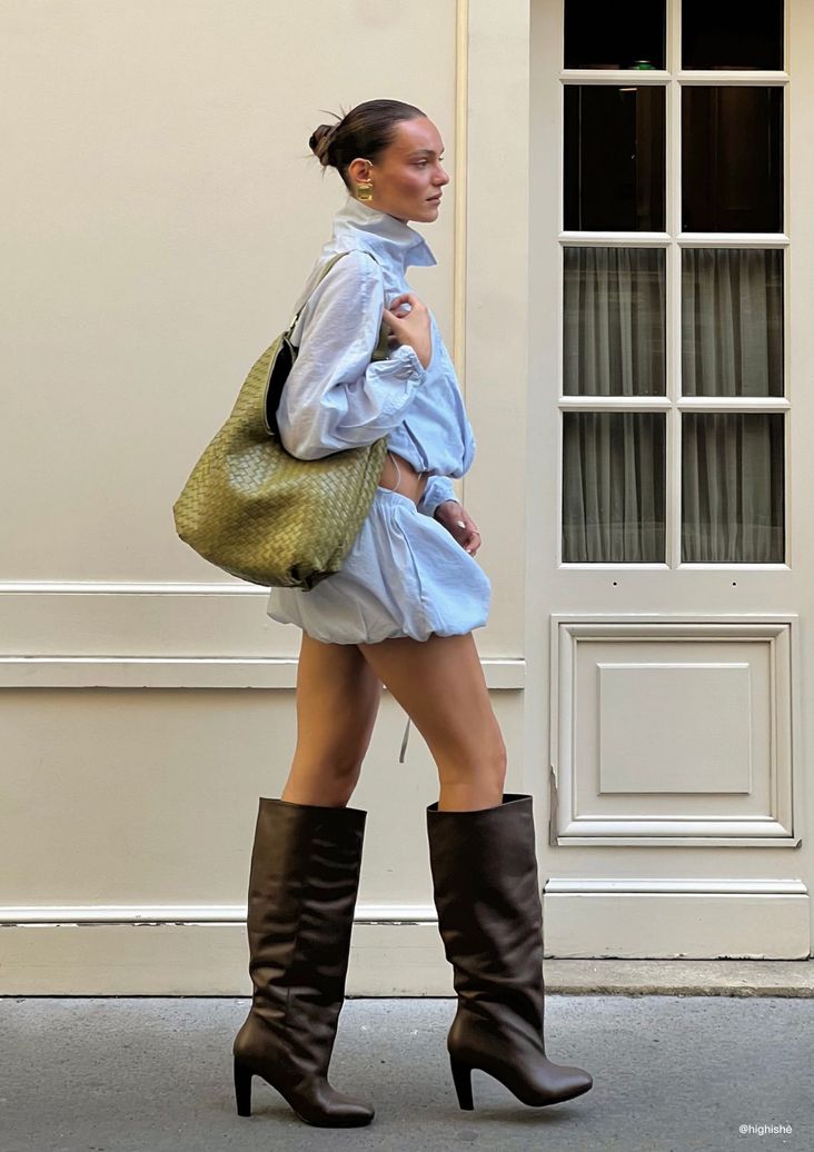 Braune Lederstiefel mit weitem Schaft