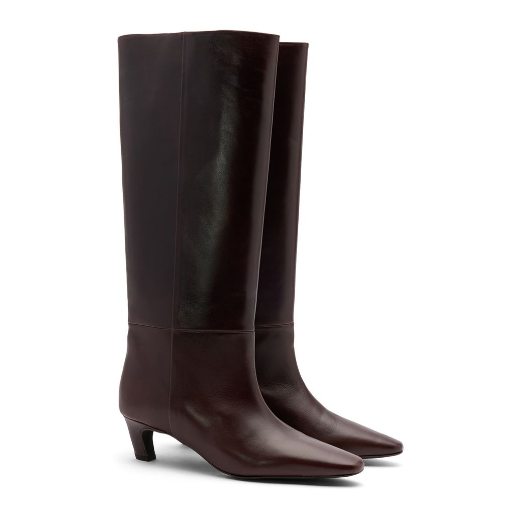 Braune Lederstiefel mit Absatz