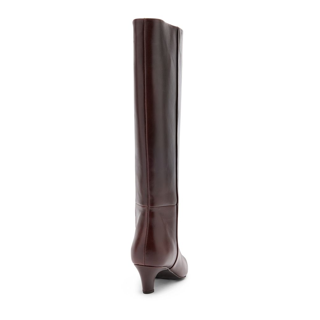Braune Lederstiefel mit Absatz
