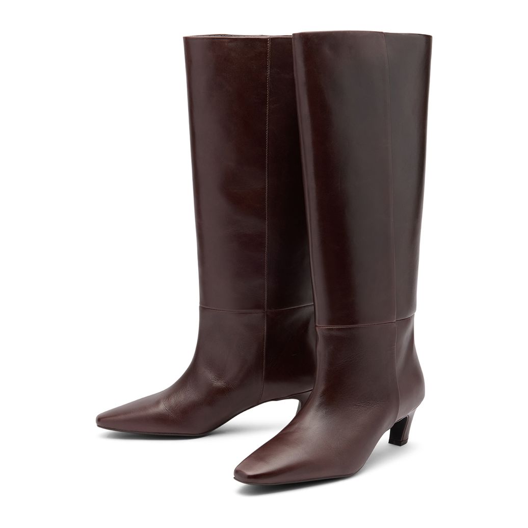 Braune Lederstiefel mit Absatz