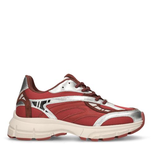 Rode sneakers met zilveren metallic details