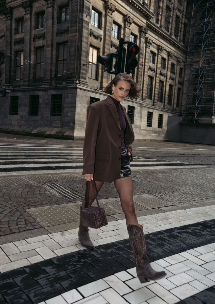 Bruine leren cowboylaarzen met sierstiksels