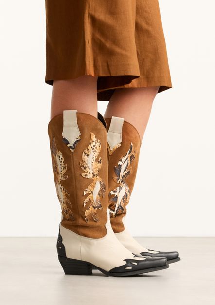Cognac leren cowboylaarzen met sierstiksels
