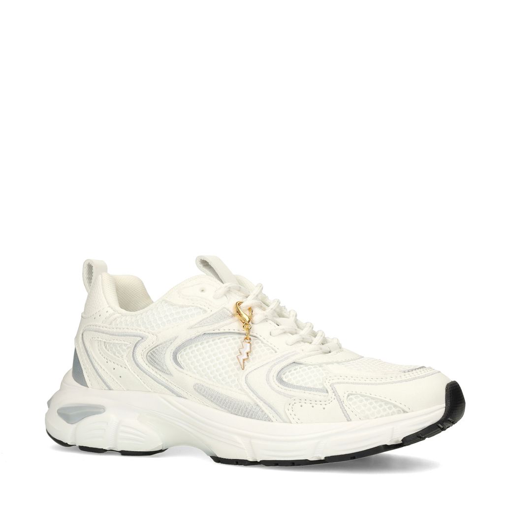 Witte sneakers met zilverkleurige details