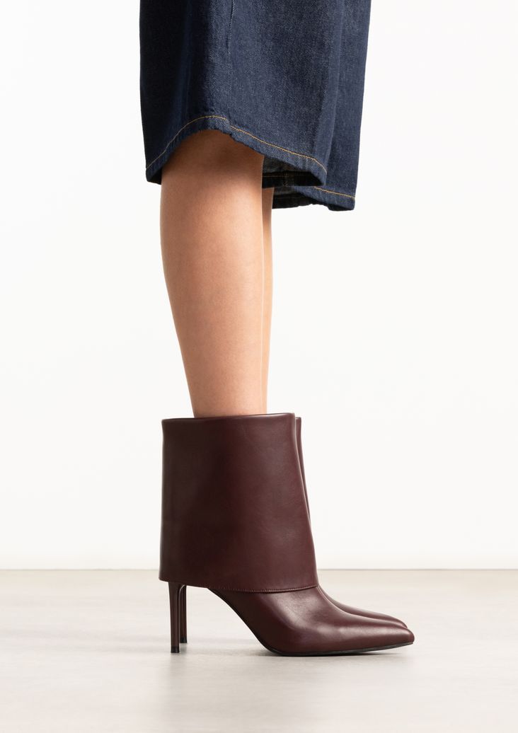 Bottines à talon avec rabat - rouge