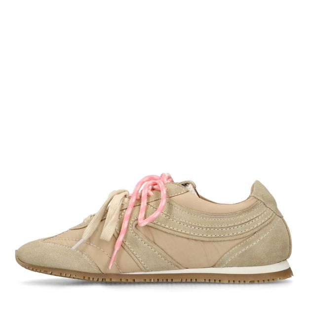 Beige sneakers met dubbele veters