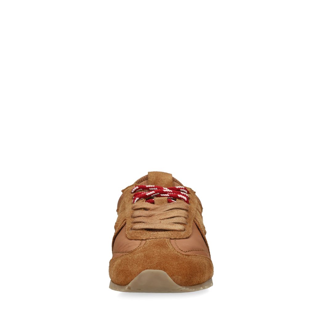 Cognacfarbene Sneaker mit doppelter Schnürung