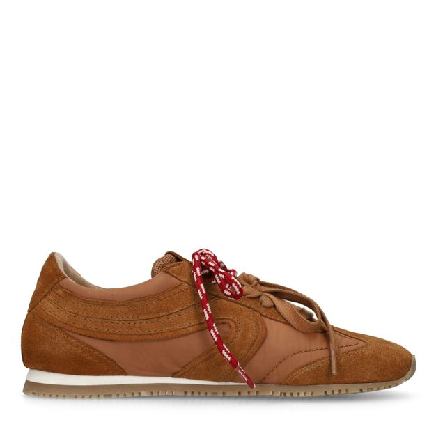Cognac sneakers met dubbele veters