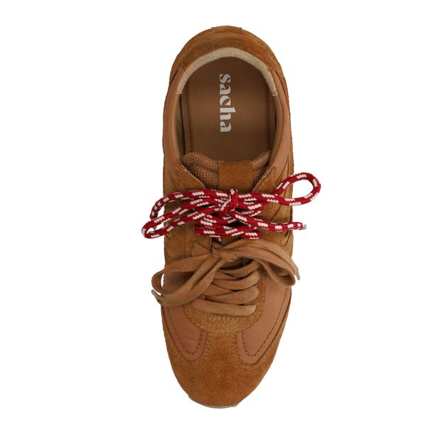 Cognac sneakers met dubbele veters