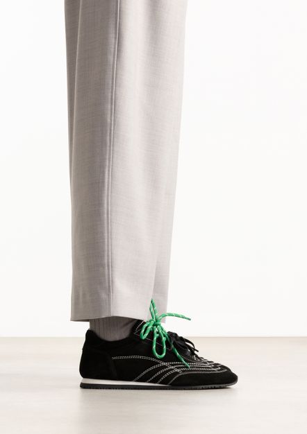 Zwarte sneakers met dubbele veters