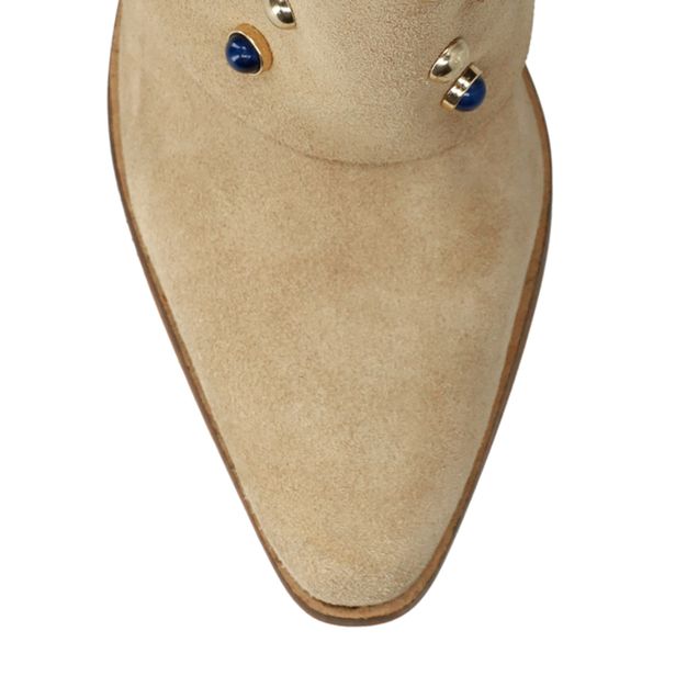 Beigefarbene Veloursleder-Stiefel mit Umschlag und Nieten