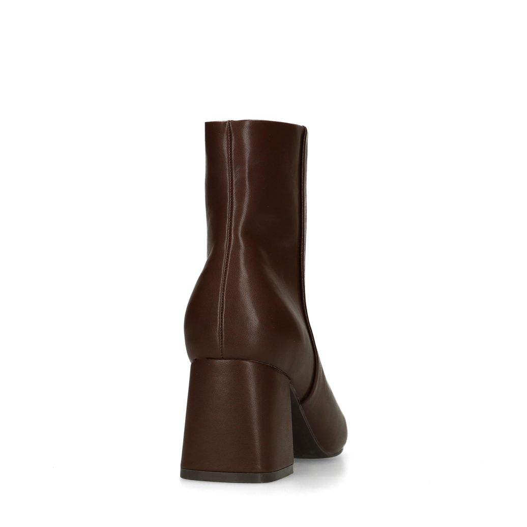 Braune Stiefeletten mit Blockabsatz