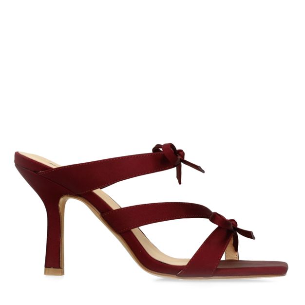 Sandales à talon avec nœuds - rouge