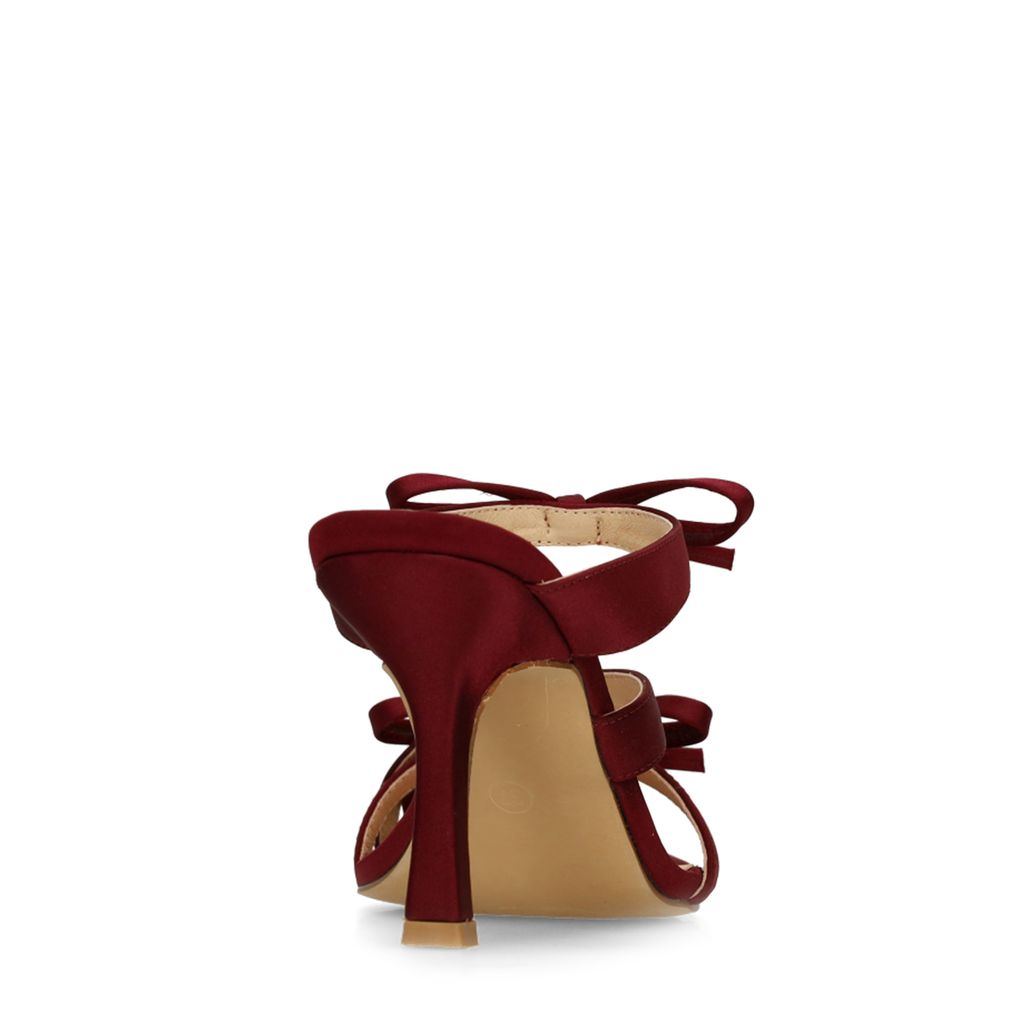 Bordeaux rode sandalen met hak en strikjes