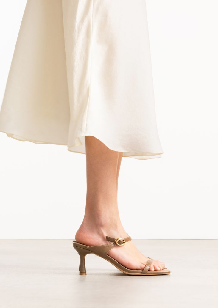 Braune Mules mit Absatz