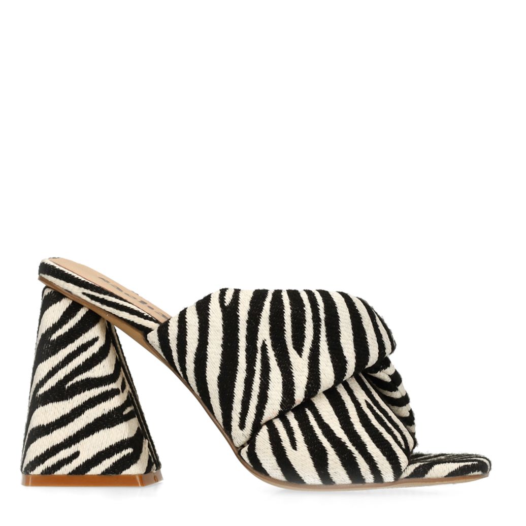 Mules mit Absatz und Zebramuster