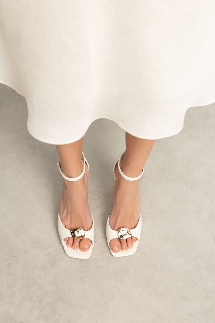 Witte leren sandalen met hak