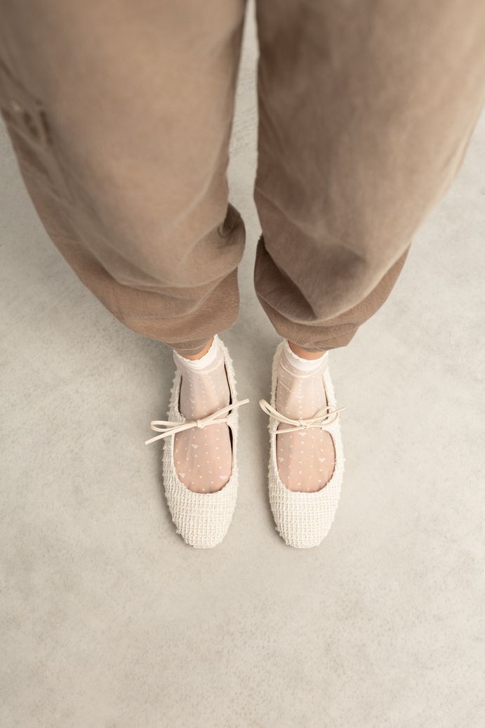 Weiße Ballerinas in Flecht-Optik