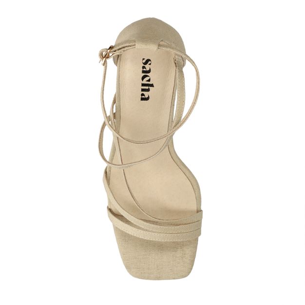 Beigefarbene Sandaletten