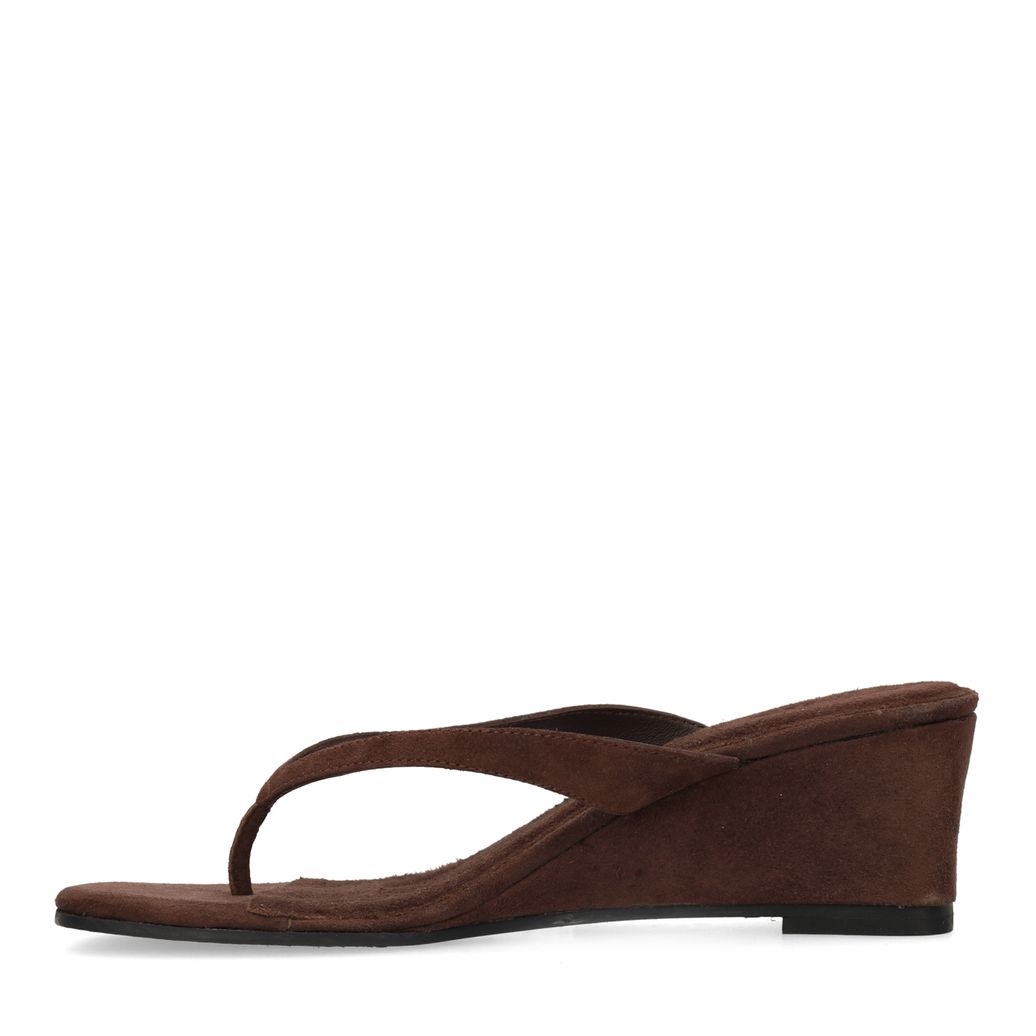 Braune Veloursleder-Mules mit Keilabsatz