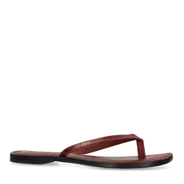 Rote Ledersandalen mit Krokomuster