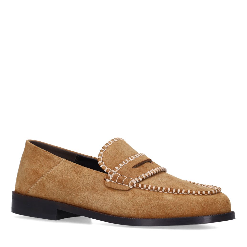Cognac suède loafers met gestikte details