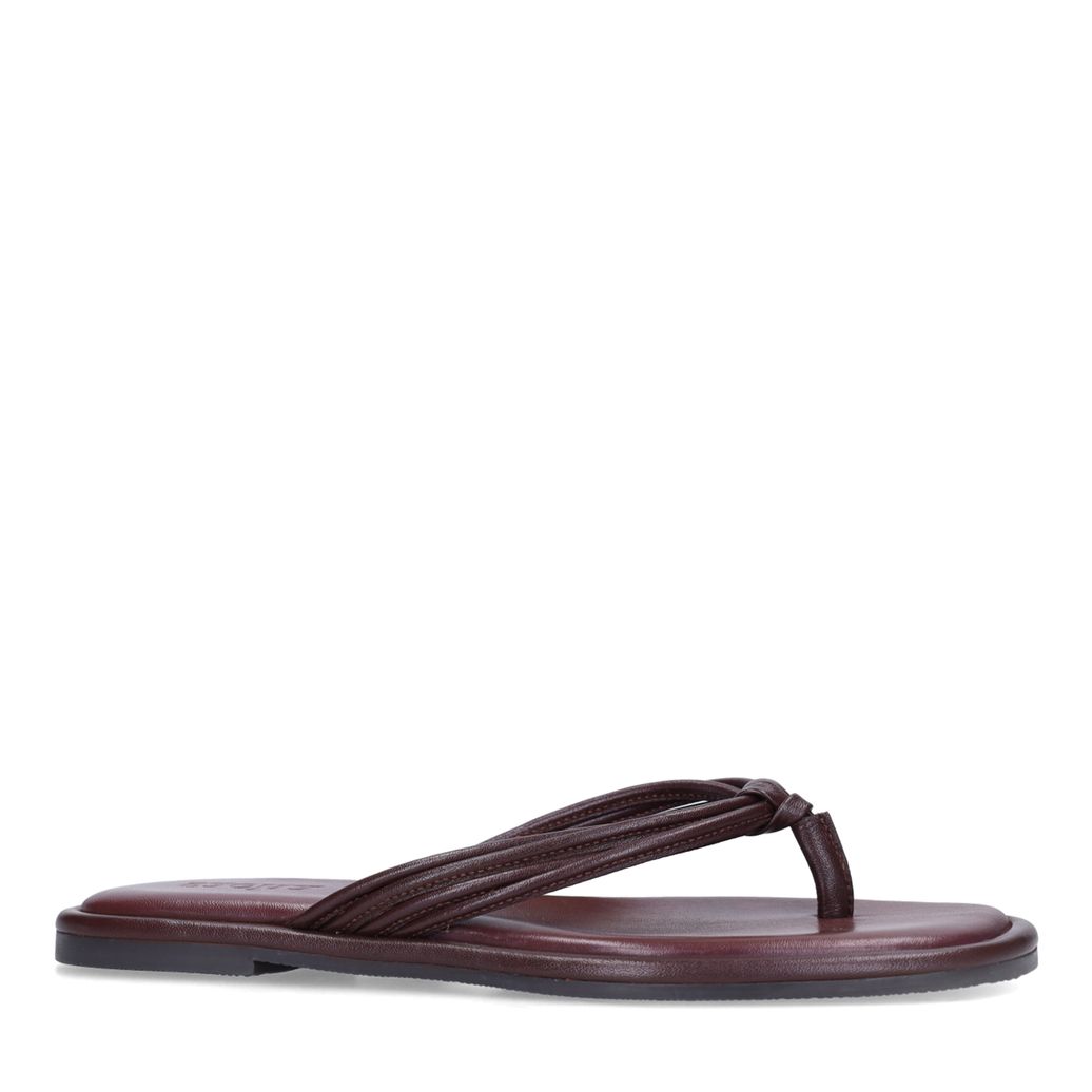 Rote Ledersandalen
