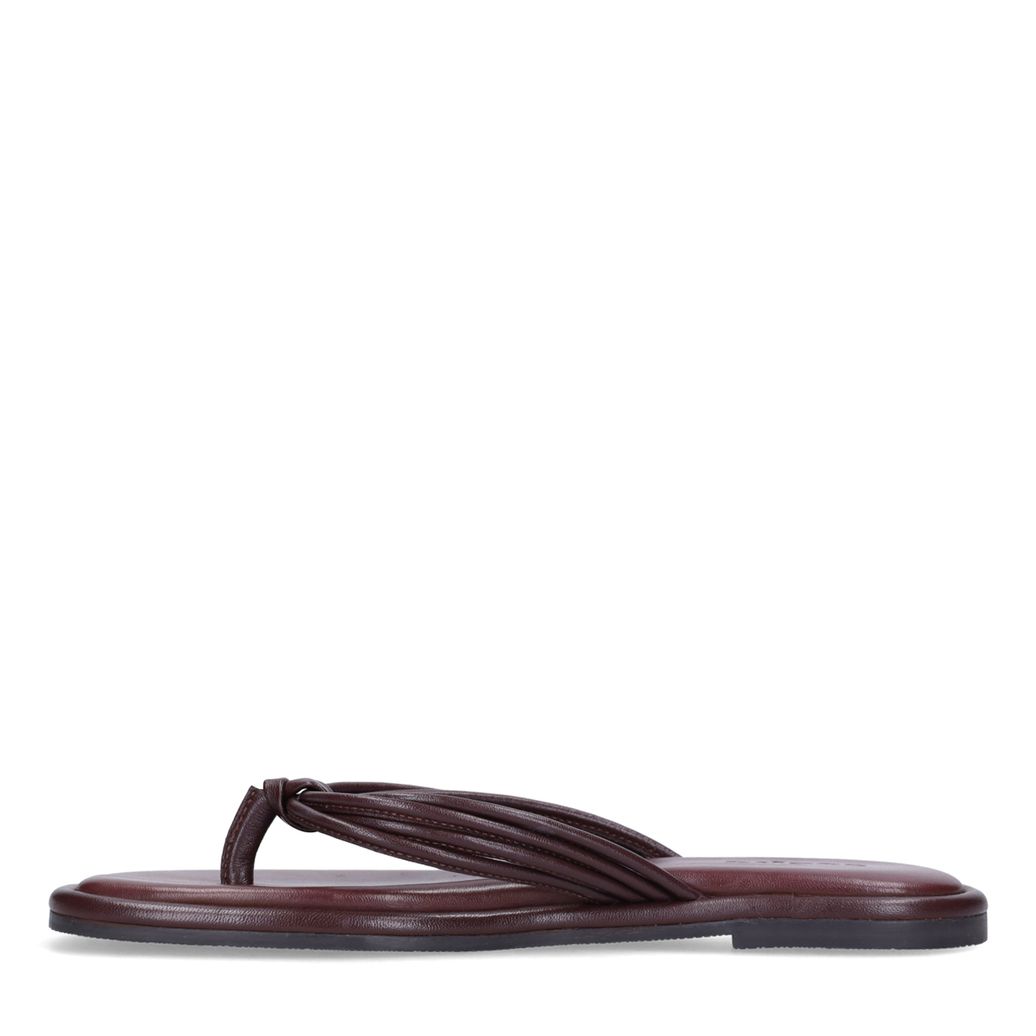 Rote Ledersandalen
