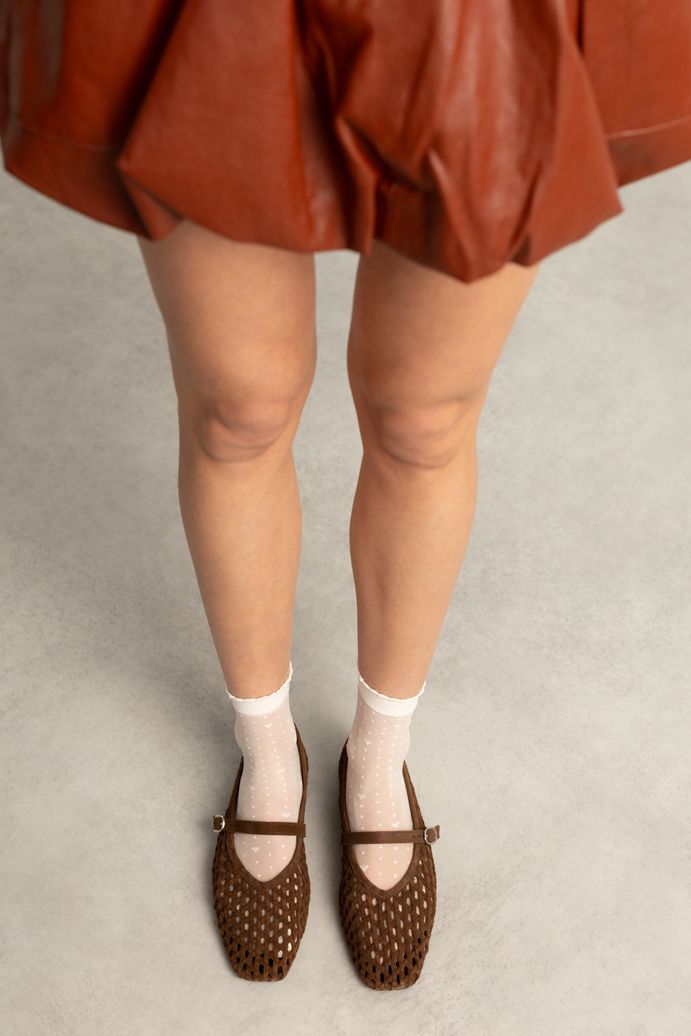 Braune Veloursleder-Ballerinas in Flecht-Optik