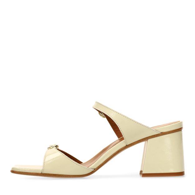 Gele lakleren sandalen met hak