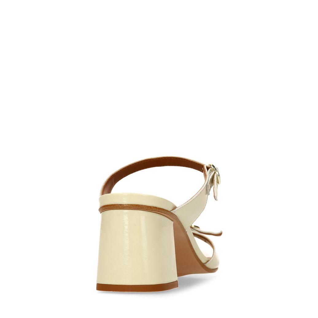 Gelbe Sandaletten aus Lackleder