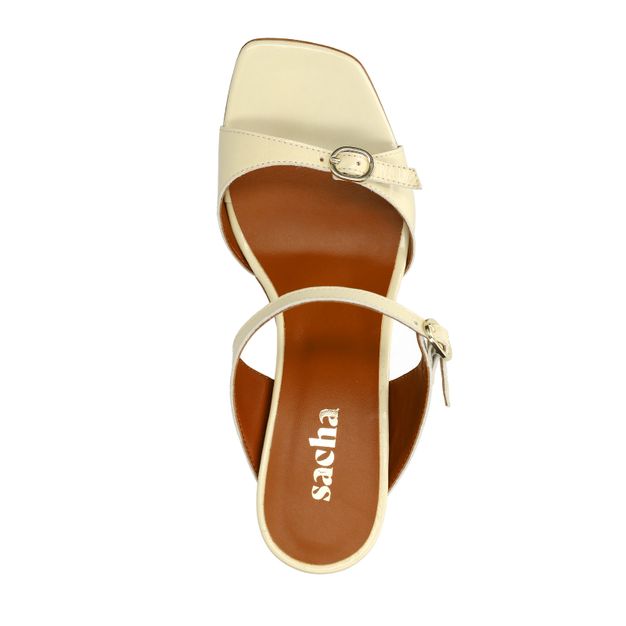 Gele lakleren sandalen met hak