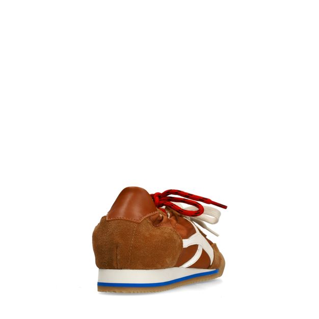 Baskets en daim avec double lacets - marron