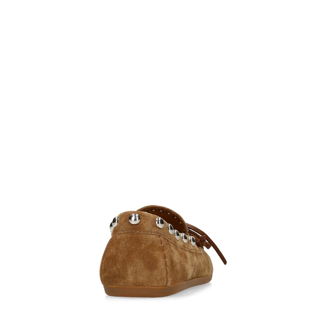 Chaussures bateau en daim avec clous - marron