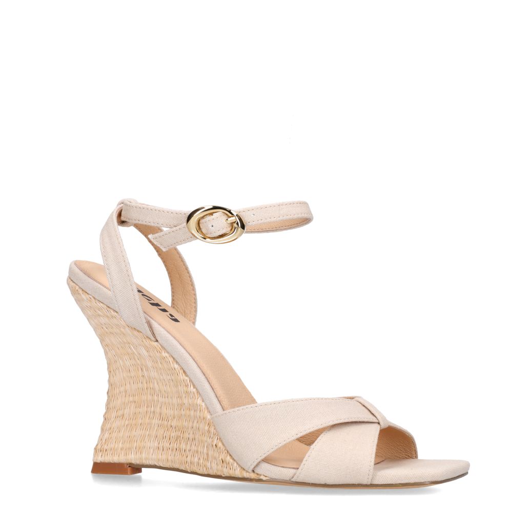 Beige sleehak sandalen