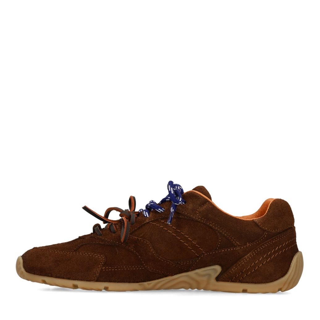 Donkerbruine suède sneakers met dubbele veters