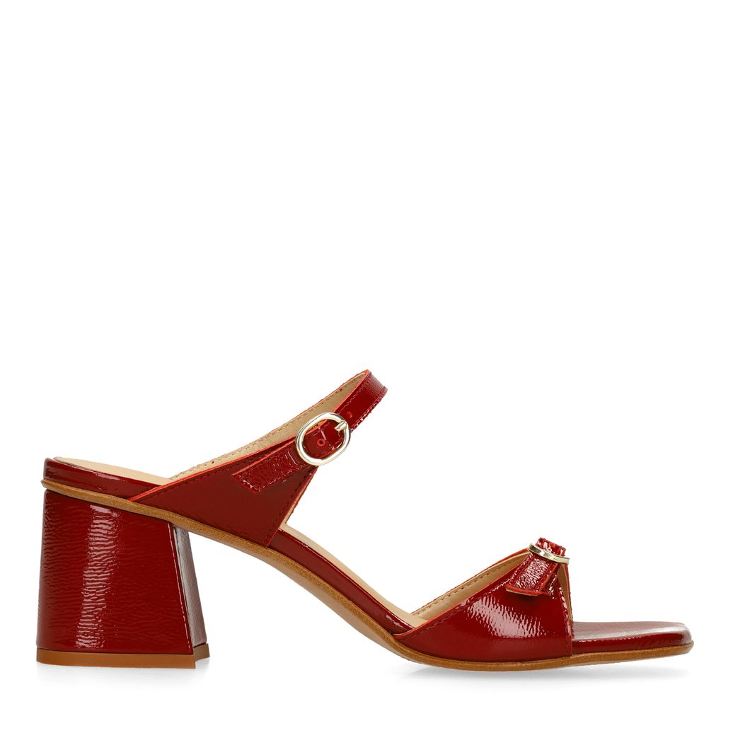 Sandales à talon en cuir verni - rouge