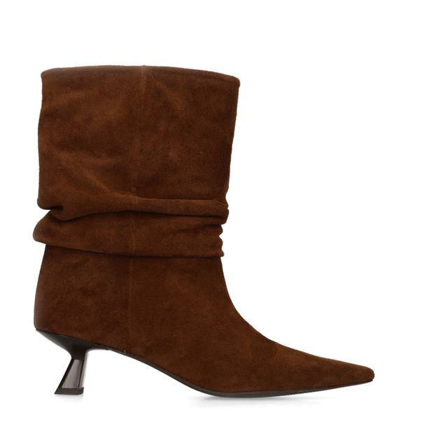 Bottines slouchy en daim marron à talon