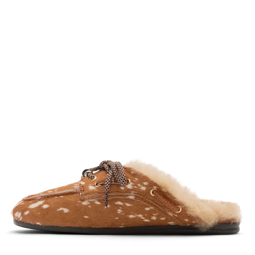 Cognacfarbene Mules mit Bambi-Print und Wollfutter