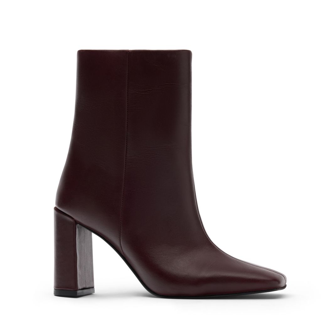 Bordeauxrote Lederstiefeletten mit Absatz