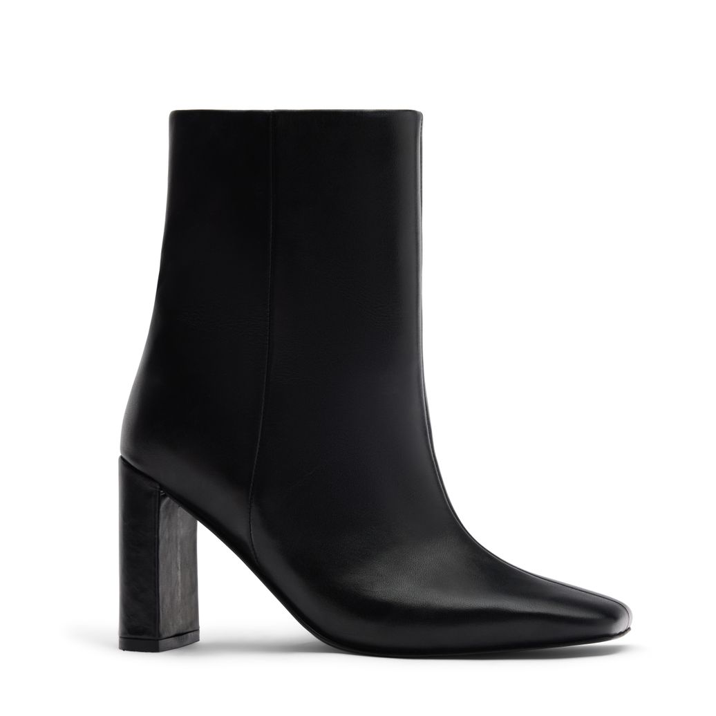 Schwarze Lederstiefeletten mit Absatz