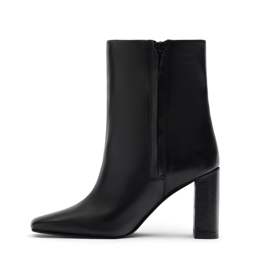 Schwarze Lederstiefeletten mit Absatz