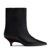Schwarze Lederstiefeletten mit Kitten Heel